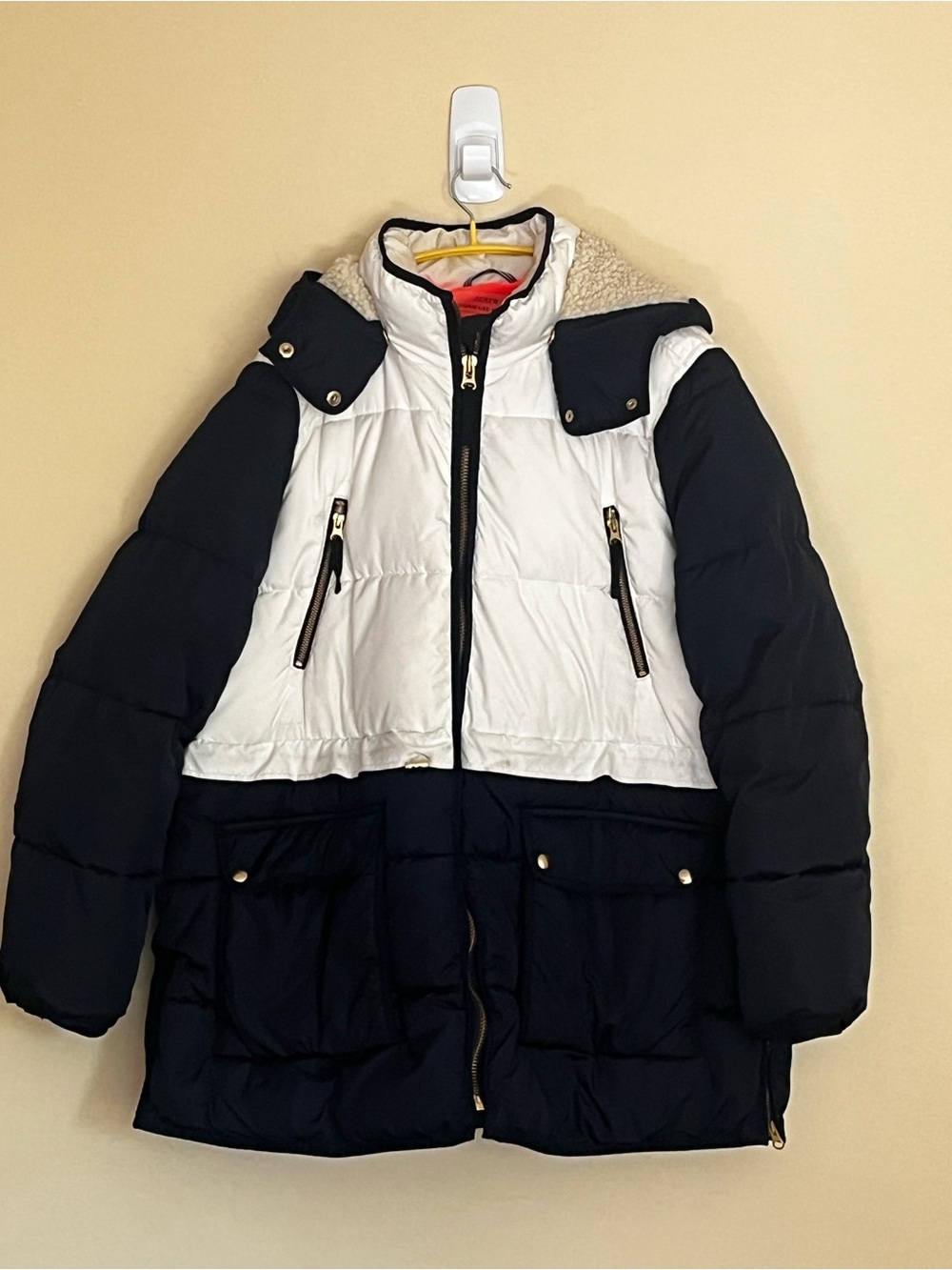 J. Crew Signature Puffer Navy and White size XL
